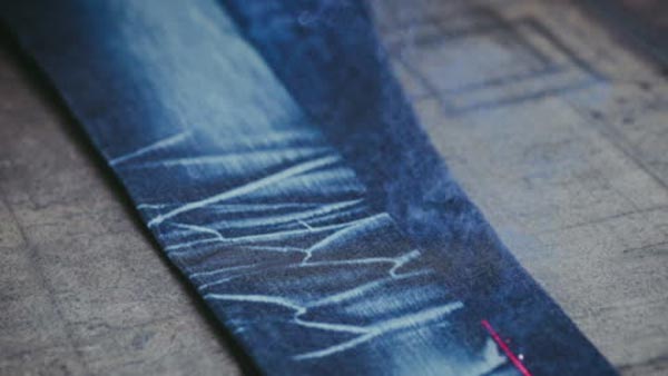 牛仔激光燒花技術(shù)可以避免傳統(tǒng)工藝的弊端(圖3) 牛仔激光燒花技術(shù)可以避免傳統(tǒng)工藝的弊端(圖3)