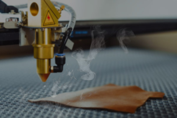 非金屬激光切割產(chǎn)生粉塵的原因是什么？該怎么解決